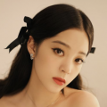 在床上性感的妻子
